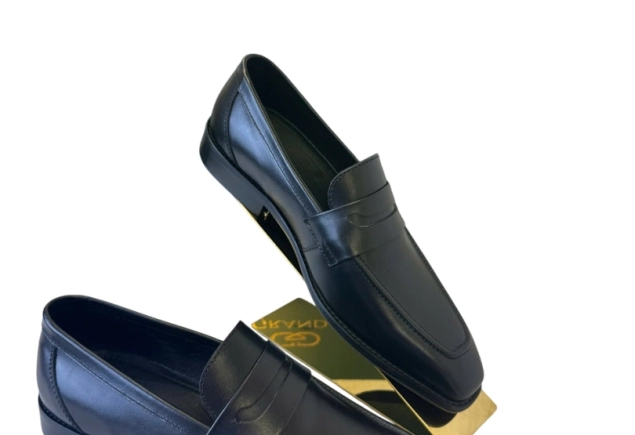 Giày loafer